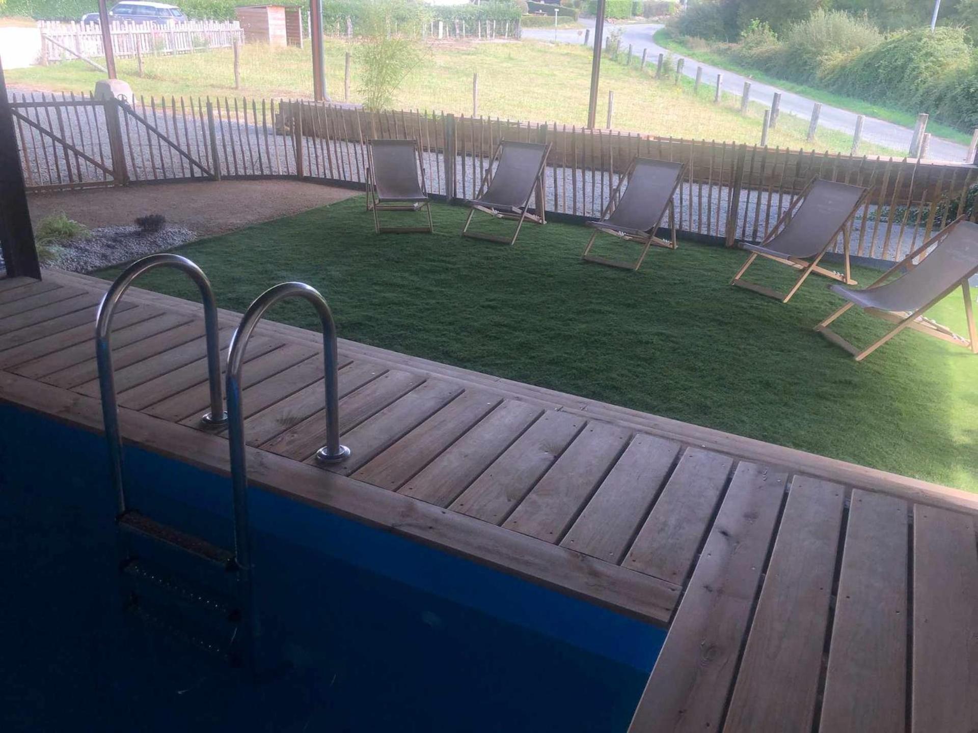 Le Petit Monty Gite Cote Jardin Saint-Malo-du-Bois Экстерьер фото